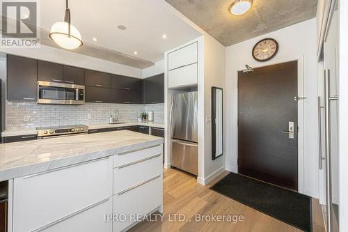 927 - 55 Stewart Street, Toronto, ON - Indoor Photo Showing Kitchen With Upgraded Kitchen