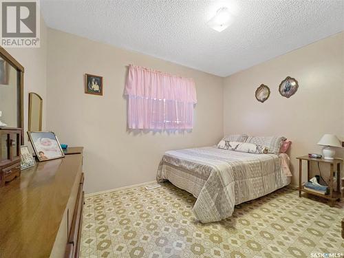 3642 Diefenbaker Drive, Saskatoon, SK - Indoor Photo Showing Bedroom