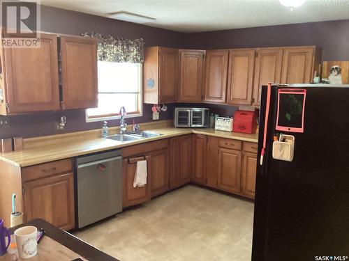 496 Adams Crescent, Prince Albert, SK - Indoor Photo Showing Kitchen With Double Sink