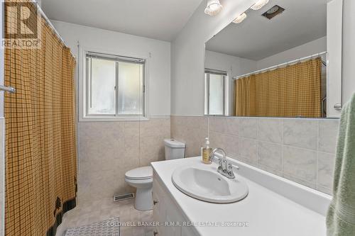 325 Lake Dalrymple Road, Kawartha Lakes, ON - Indoor Photo Showing Bathroom