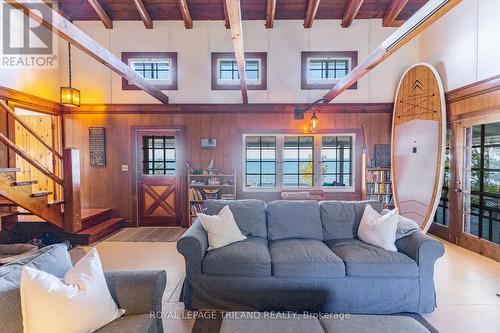 7856 Sydney Walkway, Lambton Shores (Port Franks), ON - Indoor Photo Showing Living Room