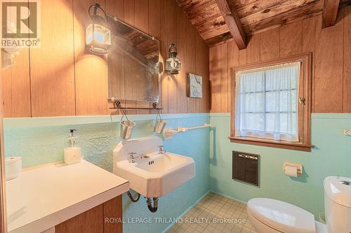 7856 Sydney Walkway, Lambton Shores (Port Franks), ON - Indoor Photo Showing Bathroom