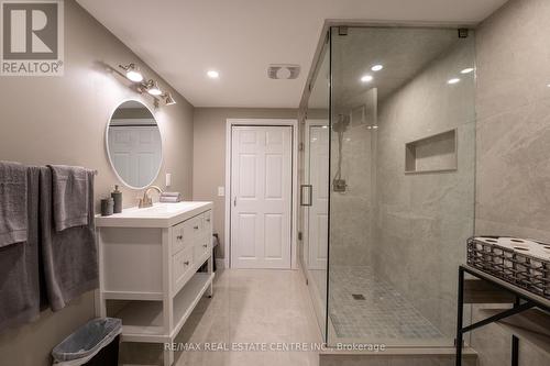 1207 Halsey Lane, Pickering, ON - Indoor Photo Showing Bathroom