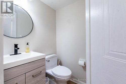 1240 West Shore Drive, Mississauga, ON - Indoor Photo Showing Bathroom