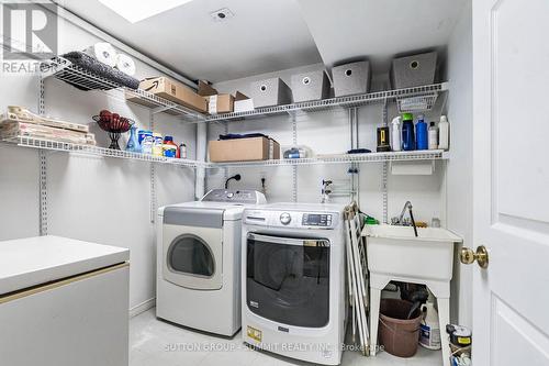 1240 West Shore Drive, Mississauga, ON - Indoor Photo Showing Laundry Room