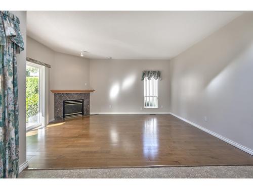 20824 44 Avenue, Langley, BC - Indoor With Fireplace