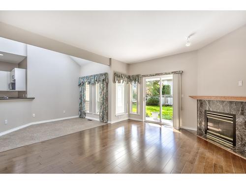 20824 44 Avenue, Langley, BC - Indoor Photo Showing Living Room With Fireplace