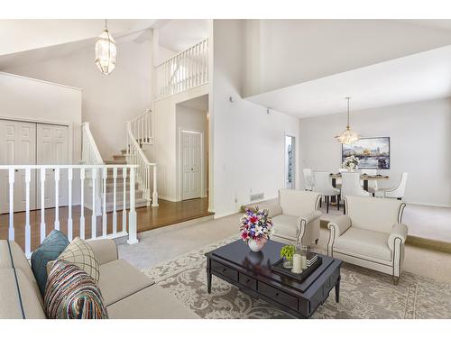 20824 44 Avenue, Langley, BC - Indoor Photo Showing Living Room