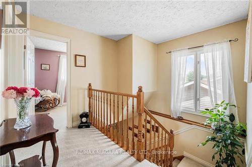 7715 Swan Street, Niagara Falls, ON - Indoor Photo Showing Other Room