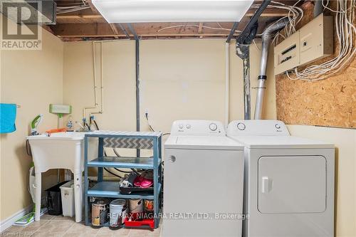 7715 Swan Street, Niagara Falls, ON - Indoor Photo Showing Laundry Room