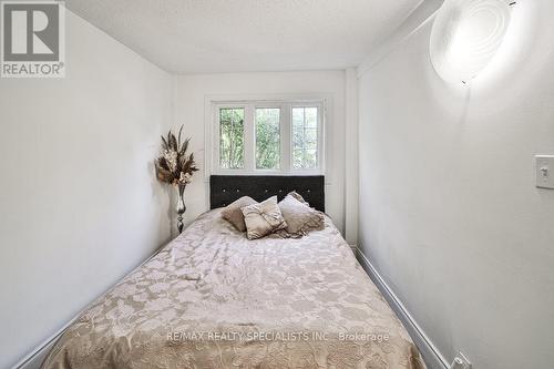 6068 Drummond Road, Niagara Falls, ON - Indoor Photo Showing Bedroom