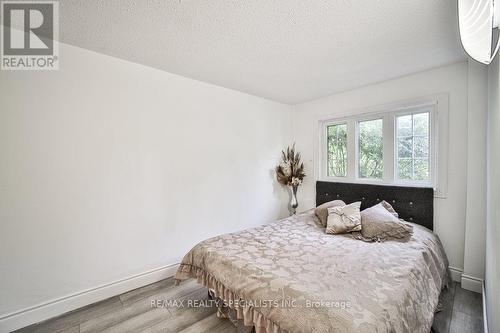 6068 Drummond Road, Niagara Falls, ON - Indoor Photo Showing Bedroom