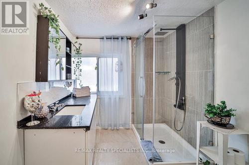 6068 Drummond Road, Niagara Falls, ON - Indoor Photo Showing Bathroom