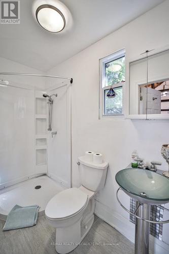 6068 Drummond Road, Niagara Falls, ON - Indoor Photo Showing Bathroom