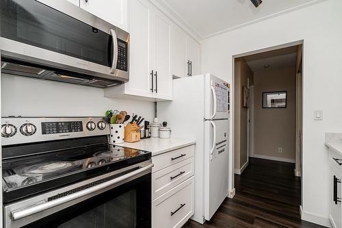 1806 10620 150 Street, Surrey, BC - Indoor Photo Showing Kitchen