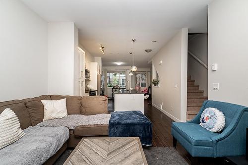 23 13864 Hyland Road, Surrey, BC - Indoor Photo Showing Living Room