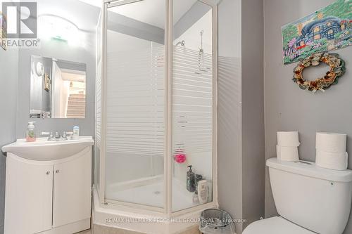 941 Victoria Street, Midland, ON - Indoor Photo Showing Bathroom