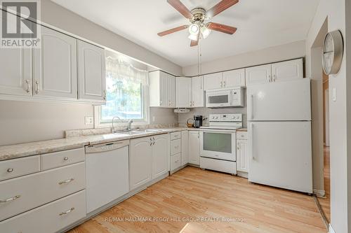 941 Victoria Street, Midland, ON - Indoor Photo Showing Kitchen