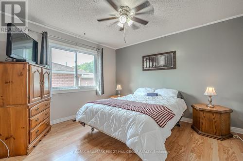 941 Victoria Street, Midland, ON - Indoor Photo Showing Bedroom