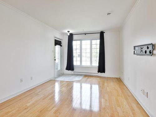 Intergenerational - 1987  - 1989 Rue De Montparnasse, Sainte-Julie, QC - Indoor Photo Showing Other Room