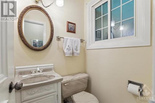 1911 Illinois Avenue, Alta Vista And Area (3609 - Guildwood Estates - Urbandale Acres), ON - Indoor Photo Showing Bathroom