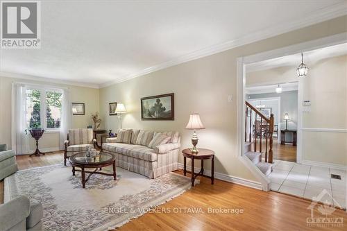 1911 Illinois Avenue, Ottawa, ON - Indoor Photo Showing Living Room