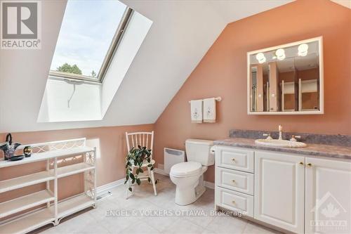 1911 Illinois Avenue, Ottawa, ON - Indoor Photo Showing Bathroom