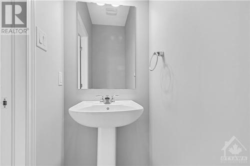 522 Flagstaff Drive, Ottawa, ON - Indoor Photo Showing Bathroom