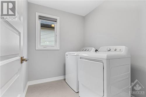 522 Flagstaff Drive, Ottawa, ON - Indoor Photo Showing Laundry Room