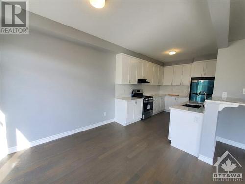 522 Flagstaff Drive, Ottawa, ON - Indoor Photo Showing Kitchen