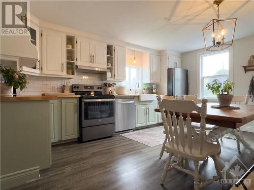 Kitchen - 33 Mary Street, Petawawa, ON - Indoor