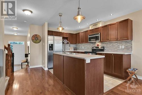 Kitchen - 1843 Arrowgrass Way, Ottawa, ON - Indoor Photo Showing Kitchen With Upgraded Kitchen