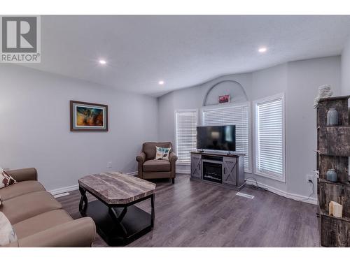 7310 Dawson Road, Prince George, BC - Indoor Photo Showing Living Room