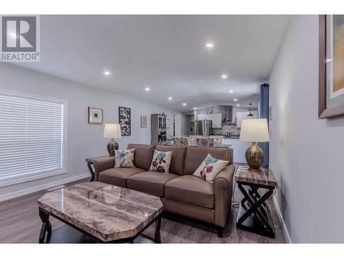 7310 Dawson Road, Prince George, BC - Indoor Photo Showing Living Room