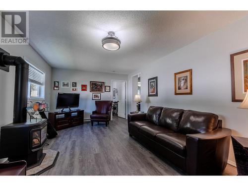 7310 Dawson Road, Prince George, BC - Indoor Photo Showing Living Room