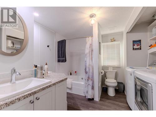 7310 Dawson Road, Prince George, BC - Indoor Photo Showing Bathroom