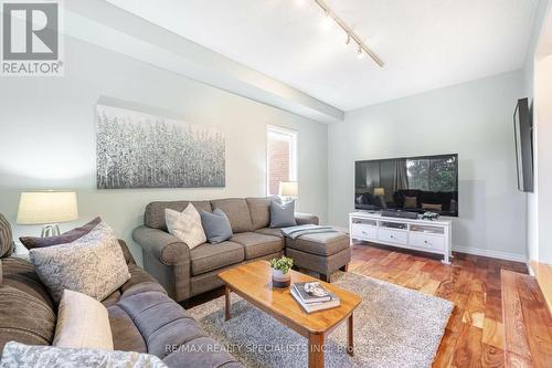 10 Parklawn Drive, Brampton, ON - Indoor Photo Showing Living Room