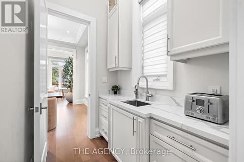 11 Burrows Avenue, Toronto, ON - Indoor Photo Showing Kitchen