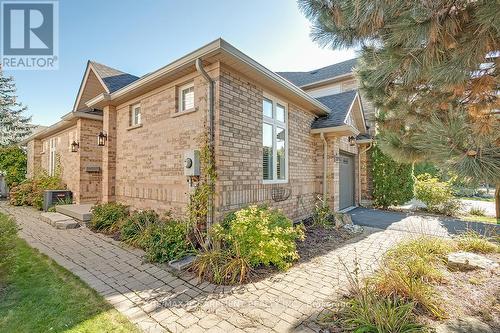 2177 Forest Gate Park, Oakville, ON - Outdoor