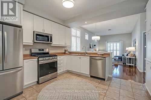 2177 Forest Gate Park, Oakville, ON - Indoor Photo Showing Kitchen With Stainless Steel Kitchen With Double Sink