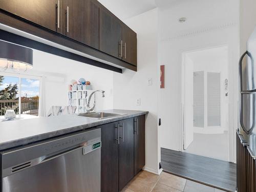 Cuisine - 402-180 Rue Vaudry, Sainte-Thérèse, QC - Indoor Photo Showing Kitchen