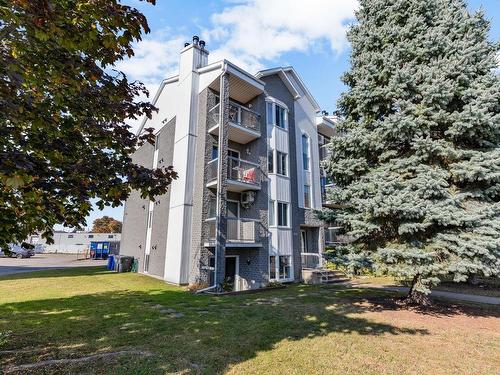 FaÃ§ade - 402-180 Rue Vaudry, Sainte-Thérèse, QC - Outdoor