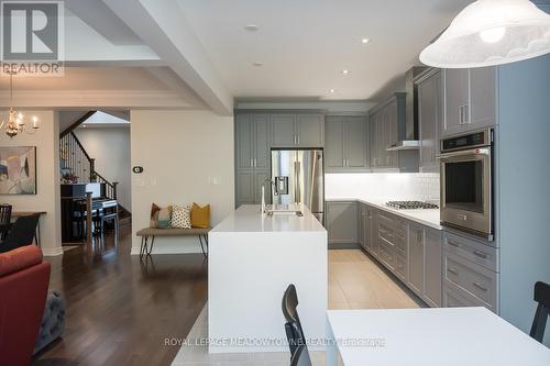 3401 Vernon Powell Drive, Oakville, ON - Indoor Photo Showing Kitchen With Upgraded Kitchen