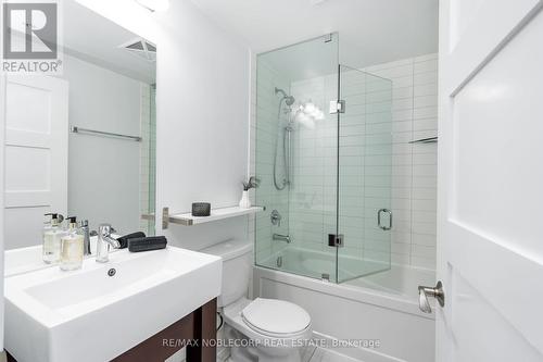 805 - 840 Queens Plate Drive, Toronto, ON - Indoor Photo Showing Bathroom