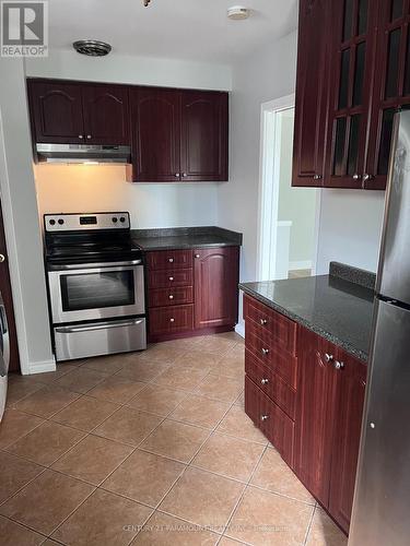 39 Aloma Crescent, Brampton, ON - Indoor Photo Showing Kitchen