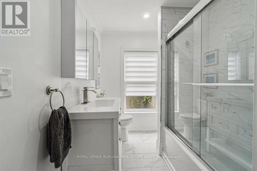 491 Ferguson Avenue N, Hamilton, ON - Indoor Photo Showing Bathroom