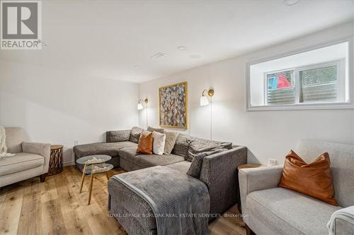 491 Ferguson Avenue N, Hamilton, ON - Indoor Photo Showing Living Room