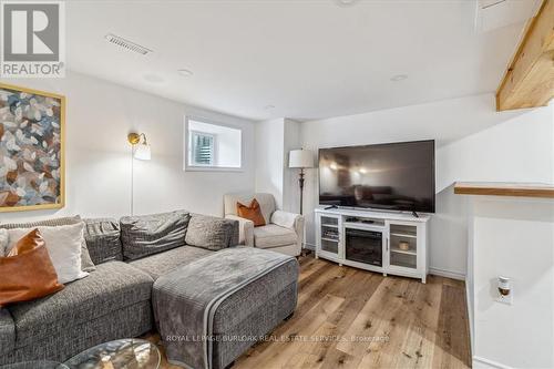 491 Ferguson Avenue N, Hamilton, ON - Indoor Photo Showing Living Room