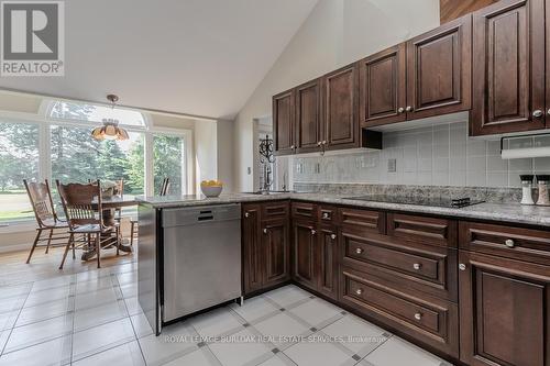 11 Weneil Drive, Hamilton, ON - Indoor Photo Showing Kitchen