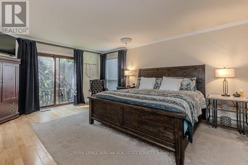 11 Weneil Drive, Hamilton, ON - Indoor Photo Showing Bedroom